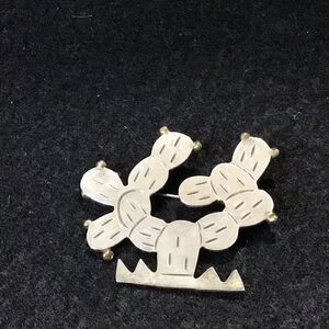 Vintage 925 sterling silver cactus brooch